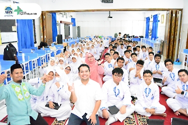 PENYULUHAN KESEHATAN PENCEGAH PENYEBARAN AGEN PENYAKIT DI MADRASAH ALIYAH PEMBANGUNAN UIN JAKARTA